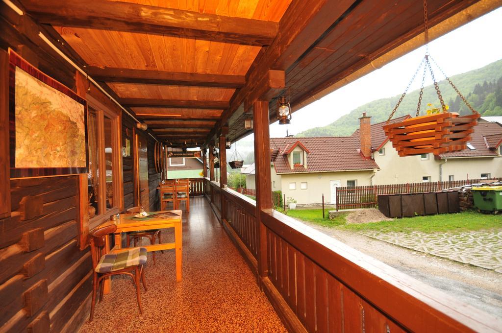 Penzion Pastierna Dedinky Exteriér fotografie